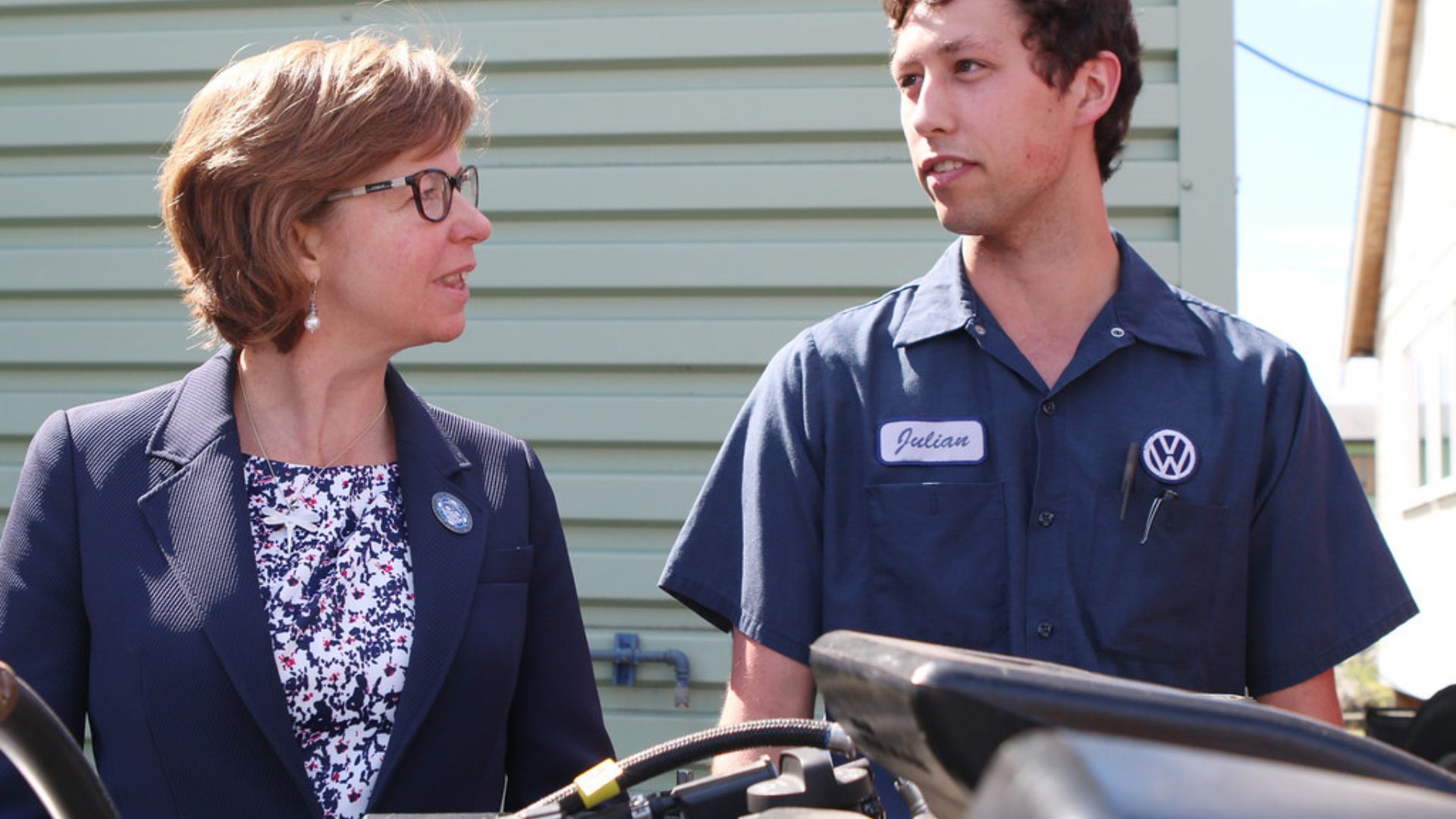 Difference Between White Collar and Blue Collar Jobs, Check Key Examples!