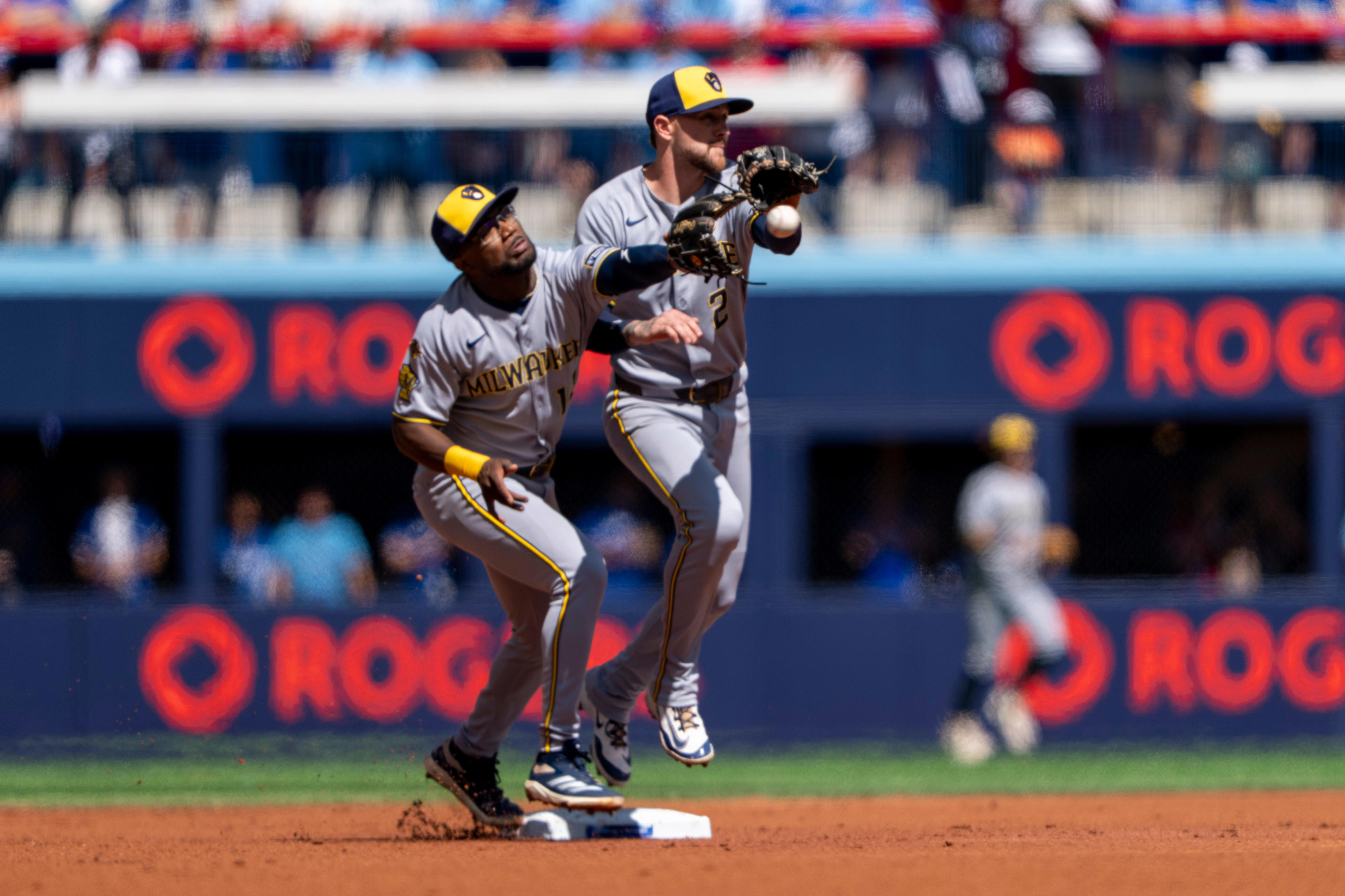 blue-jays-8-brewers-4-an-uncharacteristically-sloppy-performance