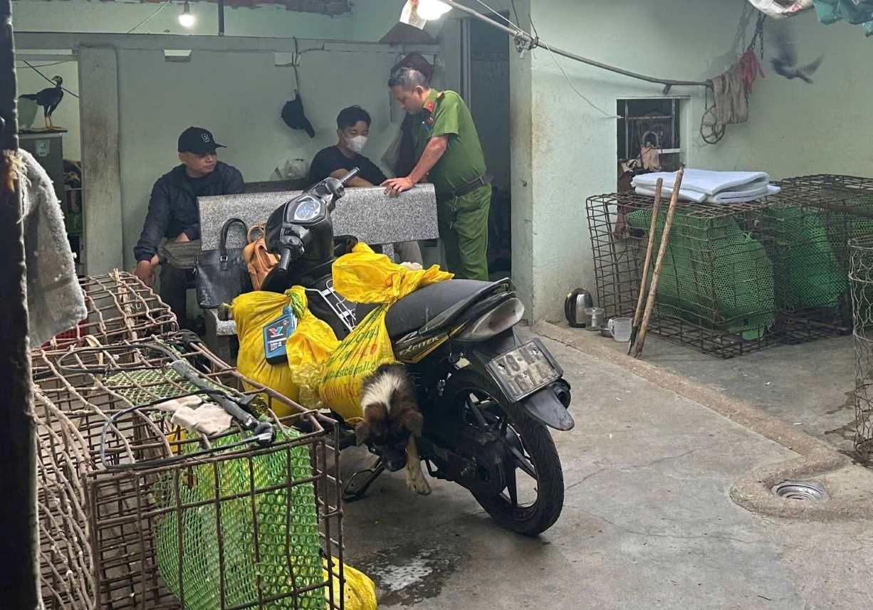 Bắt quả tang 2 đối tượng trộm 10 con chó chuẩn bị đưa đi tiêu thụ