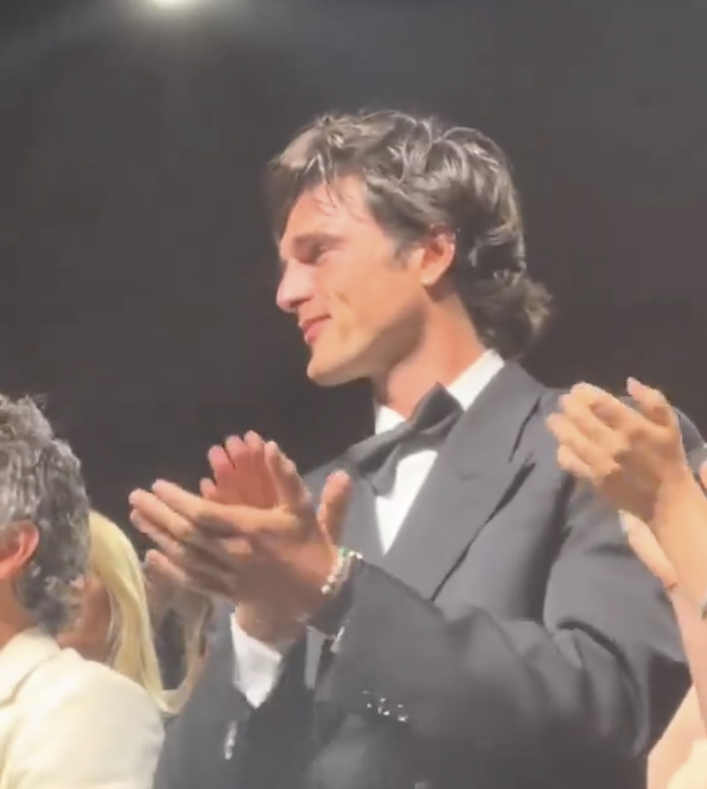 Jacob Elordi breaks down in tears during 13-minute standing ovation at ‘Frankenstein’ premiere