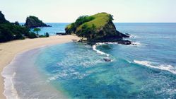 Pantai Koka, Surga Tersembunyi NTT yang Mirip Maldives Indonesia