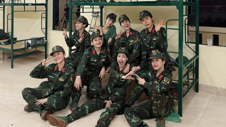 Người trẻ yêu nước từ game show Sao nhập ngũ, Chiến sĩ quả cảm, Gia đình Haha