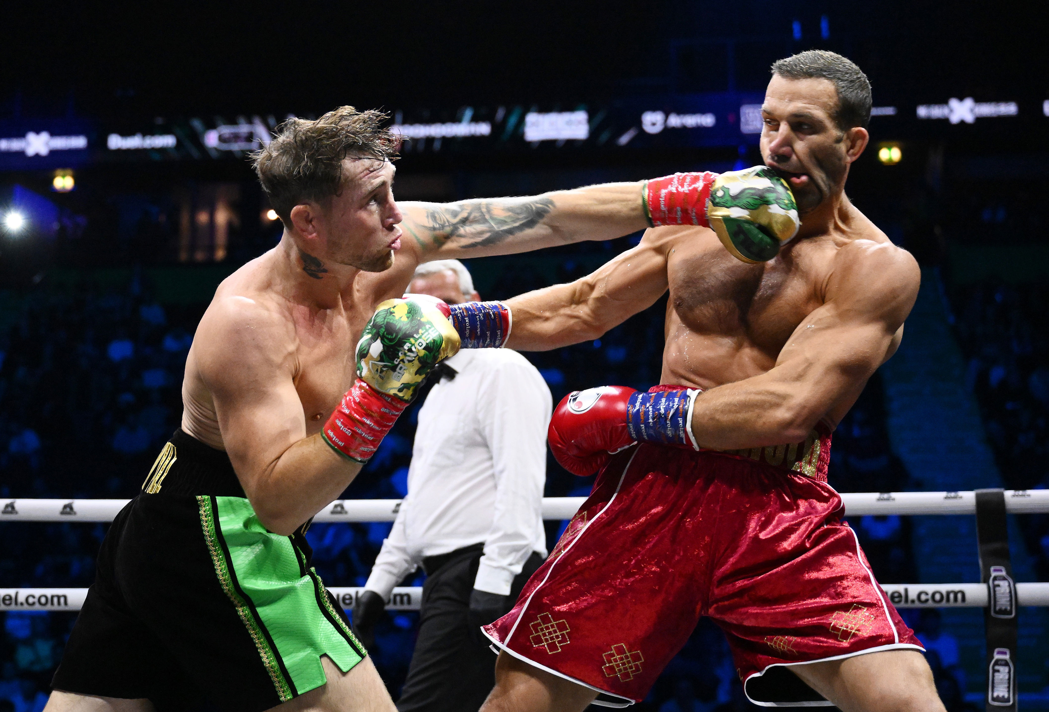 Darren Till (left) breezed through his boxing match with fellow ex-UFC star Luke Rockhold (Getty Images)