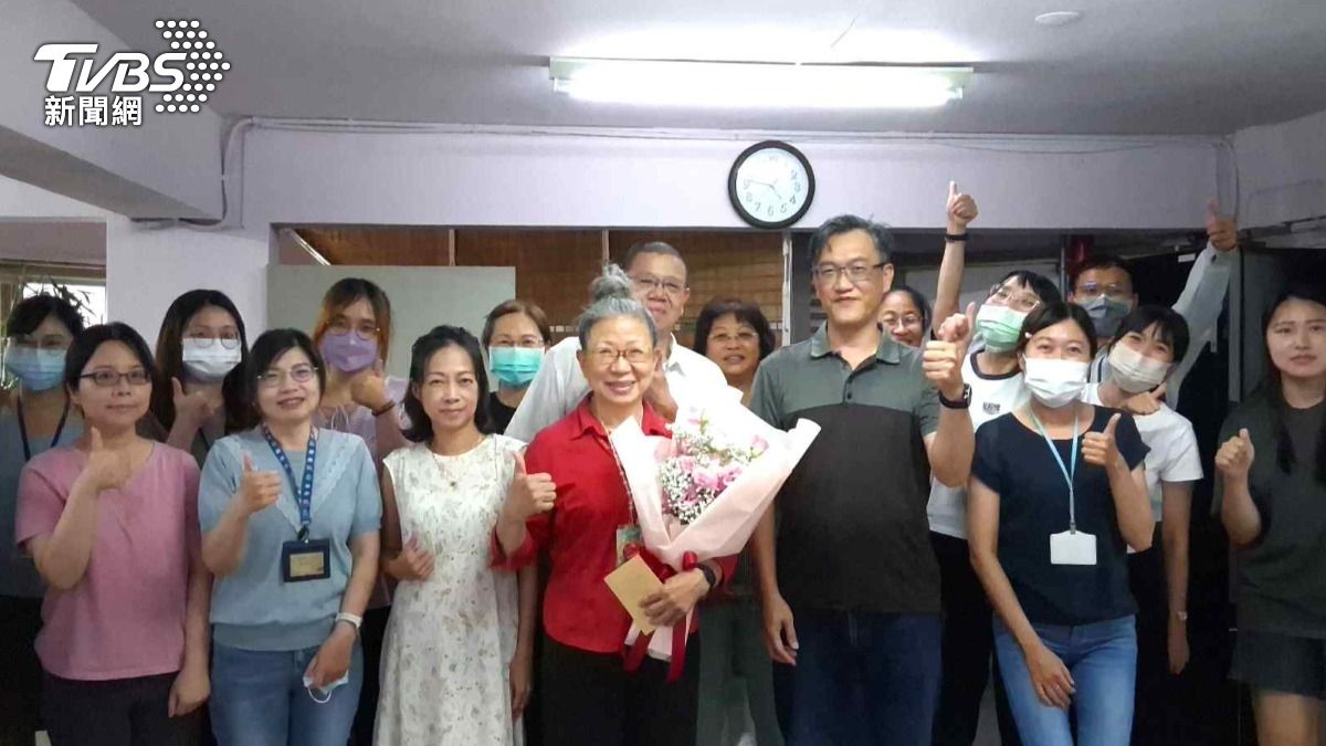 年齡不是阻礙！67歲阿嬤十年苦讀考上公職，成「到職即退休」傳奇。（圖／新竹市政府提供