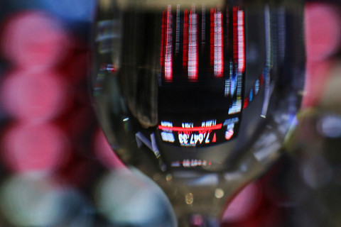 IHSG Diperkirakan Melemah, Ini Rekomendasi Saham Terbaik