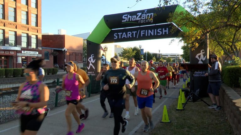 Bridge to Bridge race attracts 330 participants on Labor Day