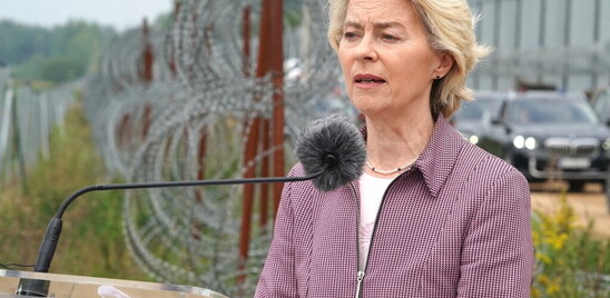 Sospetto attacco hacker russo contro l'aereo della von der Leyen