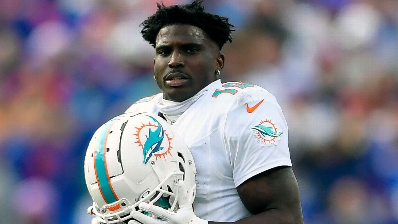 Tyreek Hill posts workout video, says still 'no power' in leg