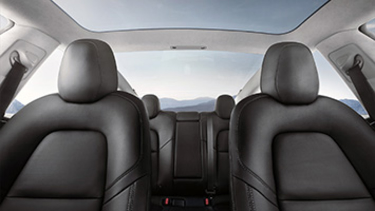 2025 BMW i4 vs 2025 Tesla Model 3: 5 Key Differences