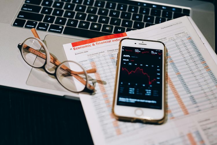 Pinjol Berkembang, Risiko dan Ilegal Mengancam