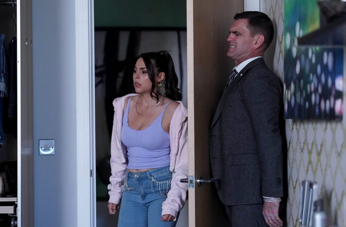 EastEnders' Jack is caught out tonight in major change to Ravi plot