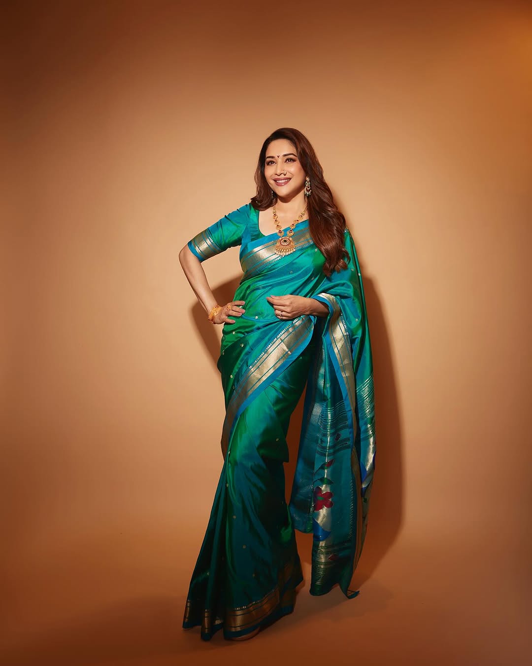 madhuri dixit paithani saree