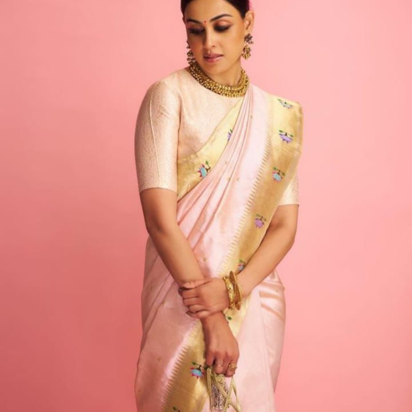 genelia paithani saree
