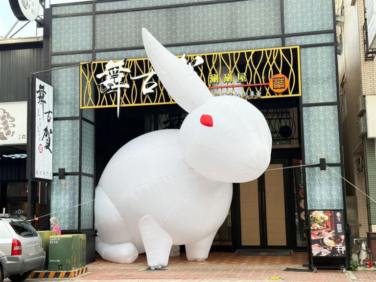 撈粉快衝！海底撈十週年限定優惠 這天吃隨機免單、超萌盲盒療癒上市