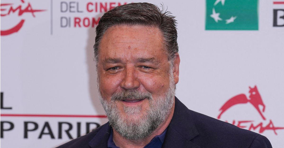 Russell Crowe Strips Down to His Bathing Suit as He Flaunts Weight Loss Russell Crowe Strips Down to His Bathing Suit as He Flaunts Weight Loss