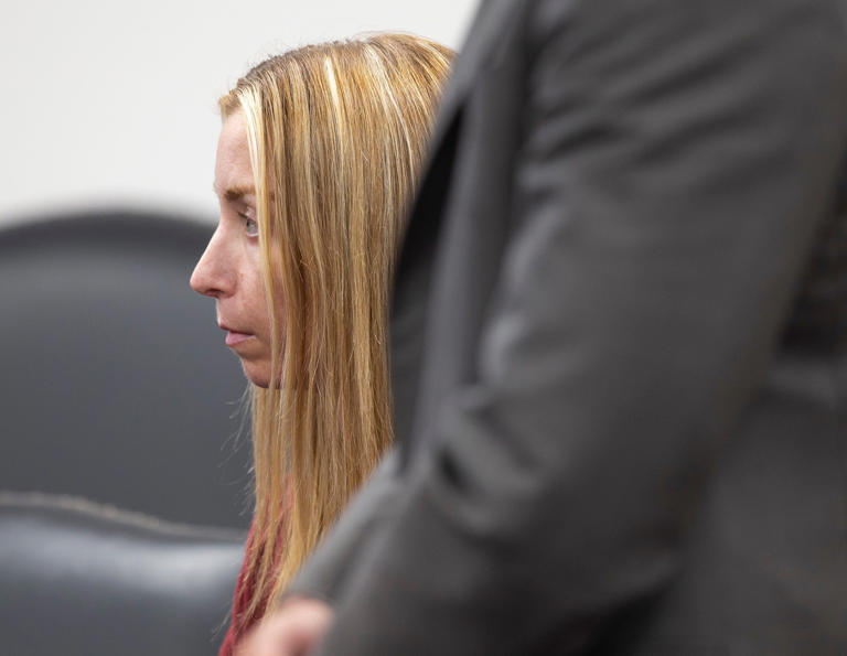 Ex-teacher sentenced in student sex case, impregnated by victim: judge