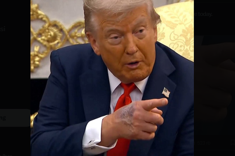 Trump Terapkan Tarif 100 Persen pada Obat dan Paten Asing