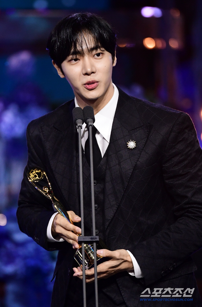 Chow Young-woo is also disturbing the ecosystem..On the 6th, Roy Kim's ...