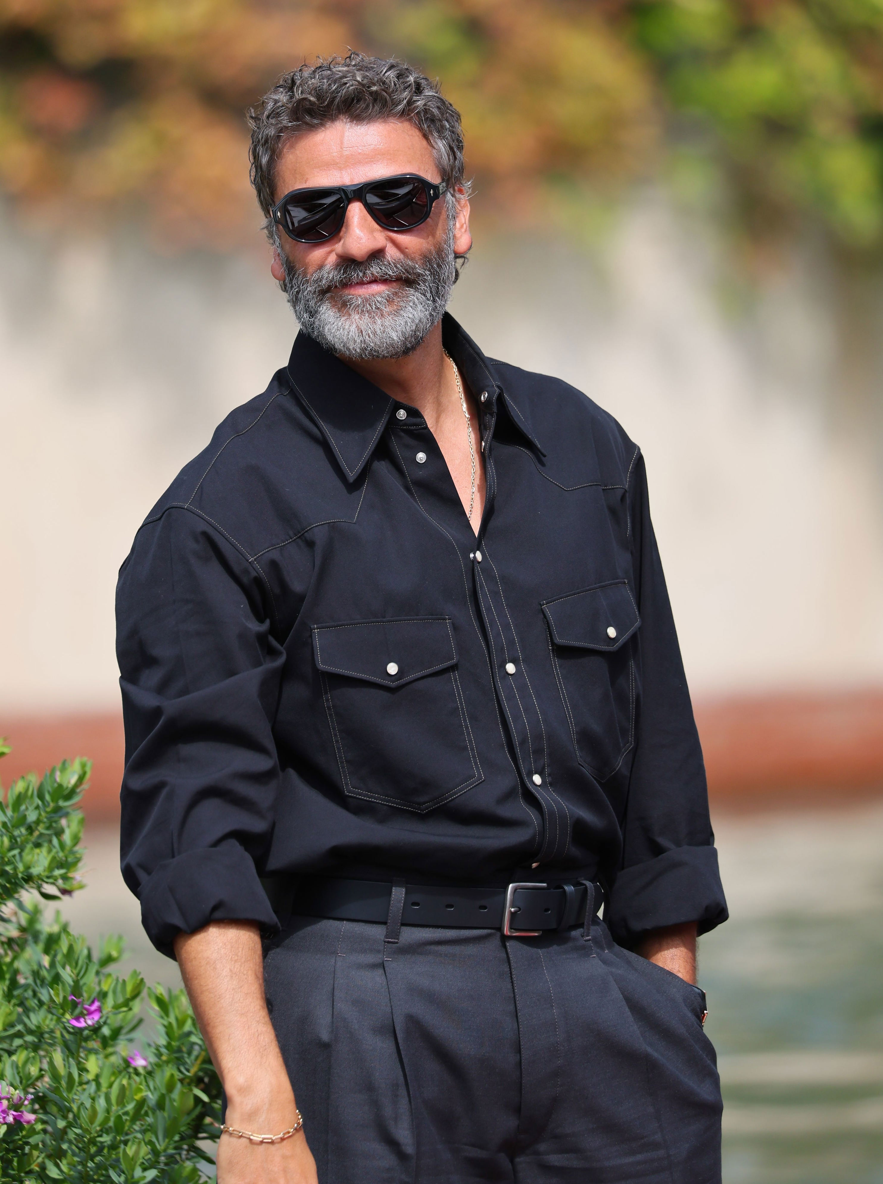 Oscar Isaac Is Bringing SummerToFall Style to Life