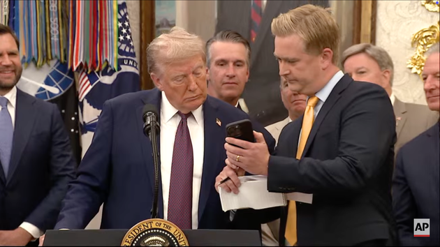 Trump’s Response To Video Of Items Being Thrown Out White House Window ...