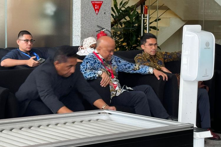 Ilham Habibie Kembalikan Uang Korupsi Bank bjb yang Digunakan Ridwan Kamil Beli Mercy Klasiknya