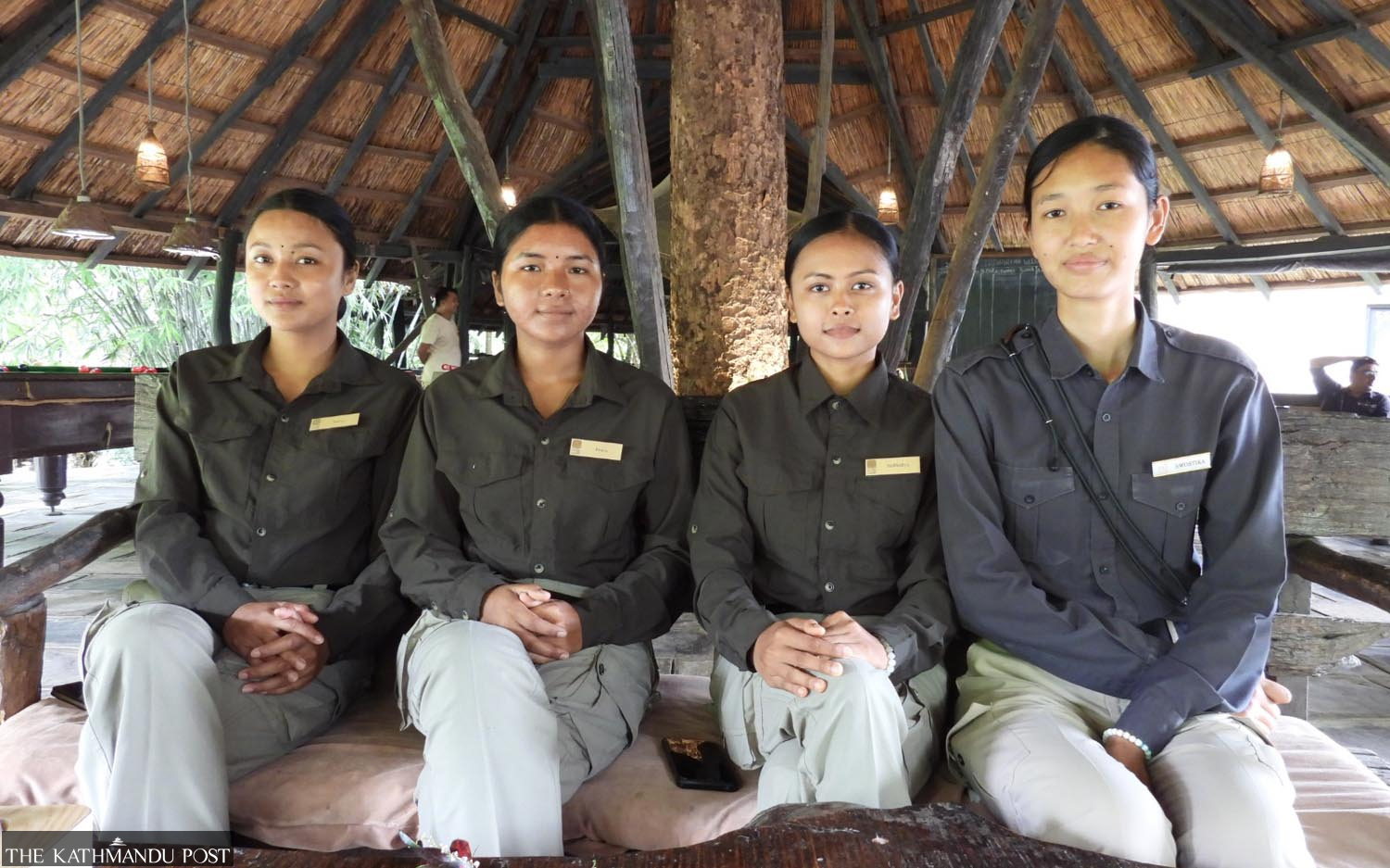Perempuan asli meningkatkan peran mereka sebagai pandu alam di Chitwan