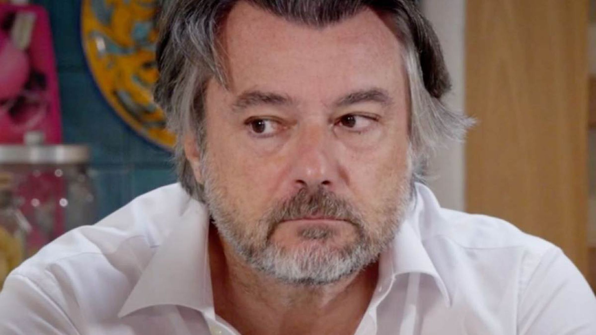 Un Posto al sole, nuove puntate: Michele sta male, nuovi problemi di salute