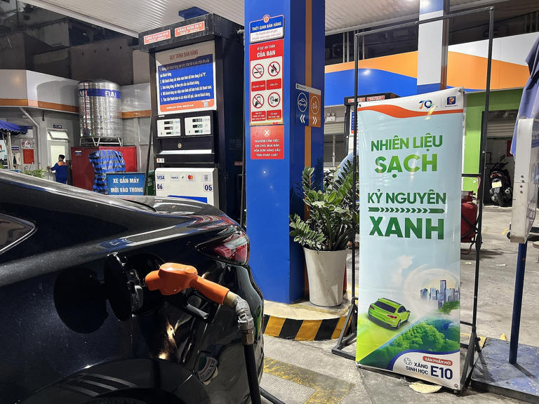 Trụ xăng E10 tại một trạm xăng ở TP HCM. Ảnh: Hồ Tân