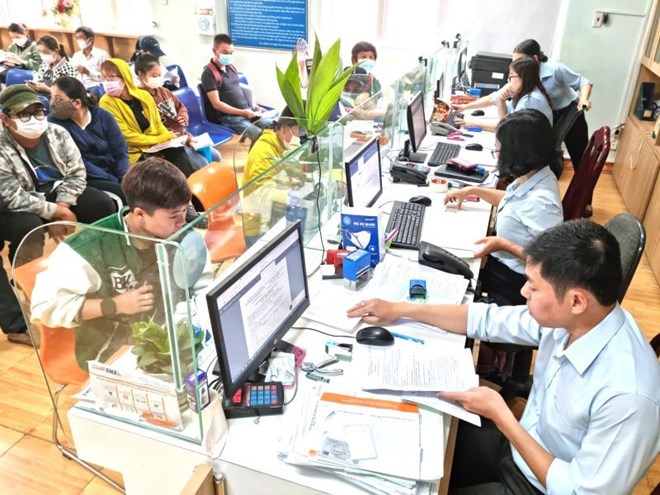 Điều kiện rút BHXH một lần với lao động hợp đồng không xác định thời hạn