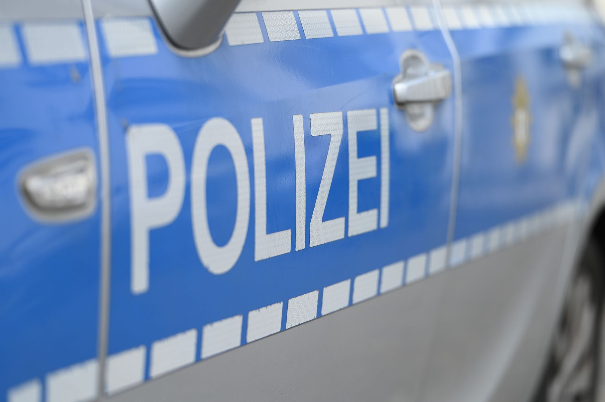 Betrunkene rammt Streifenwagen bei Polizeikontrolle