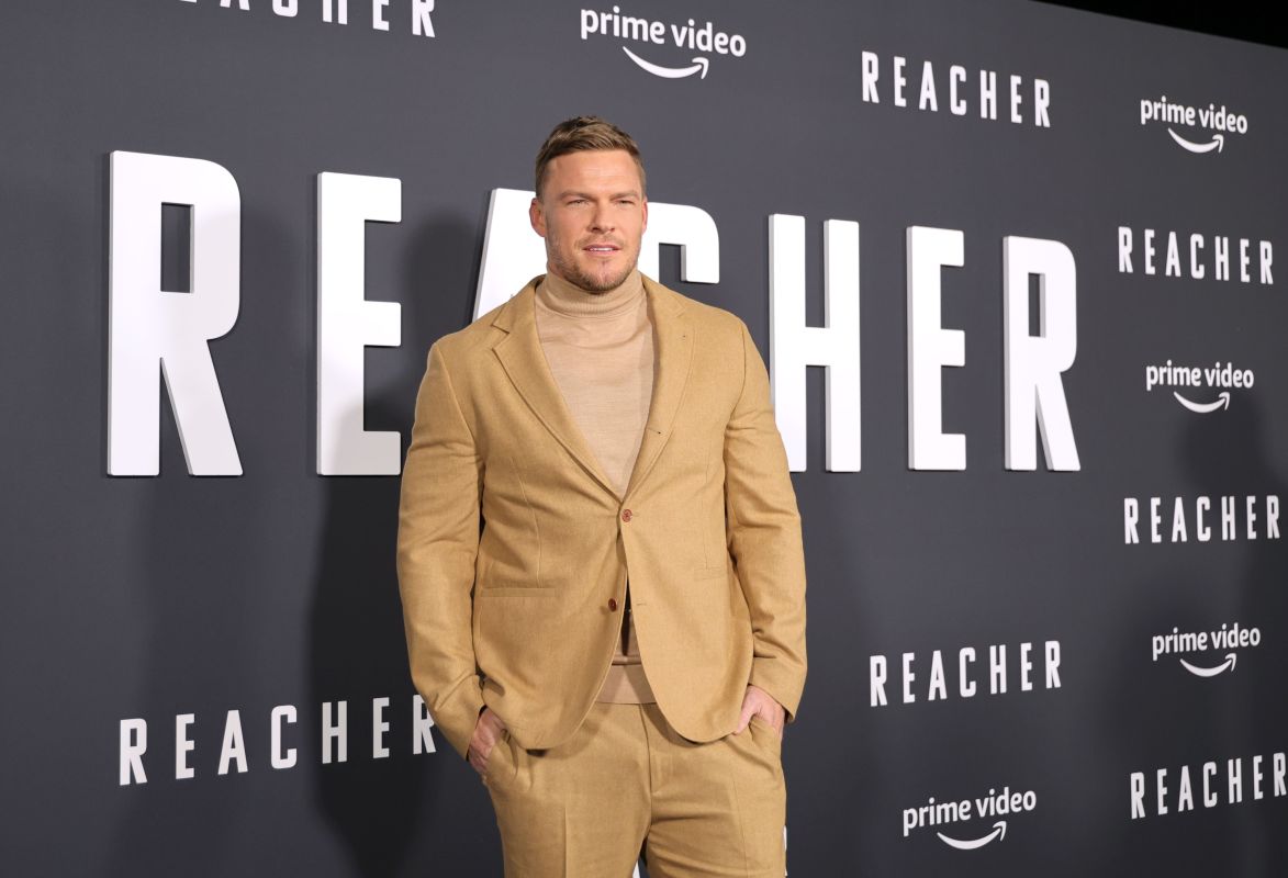 Alan Ritchson Sets the Record Straight on Batman Rumors