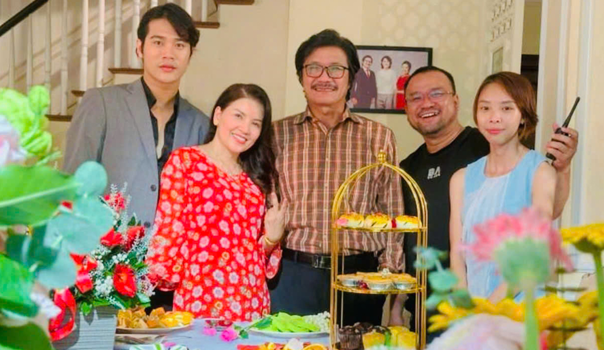 Công Ninh và Ngọc Trinh đóng vai vợ chồng trong phim "Dưới bóng bình yên" của đạo diễn Văn Công Viễn năm 2023. Ảnh: Nghệ sĩ Công Ninh cung cấp