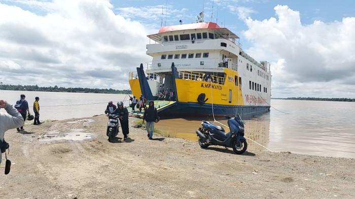 Pukul 13.00 Wita, Kapal Feri KMP Manta Berangkat dari Sebawang ke Tarakan