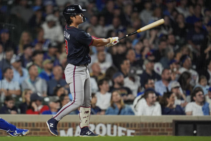 Wow! What happened?. Kim Ha-sung Atlanta's first RBI is a three-run ...