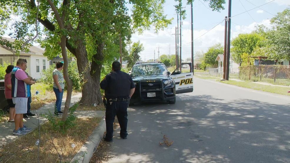 Delivery driver hospitalized after dog attack during package dropoff(00)