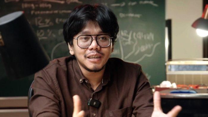 Seminggu Bantu Korban Banjir Sumatera, Ferry Irwandi Mendadak Pulang ke Jakarta