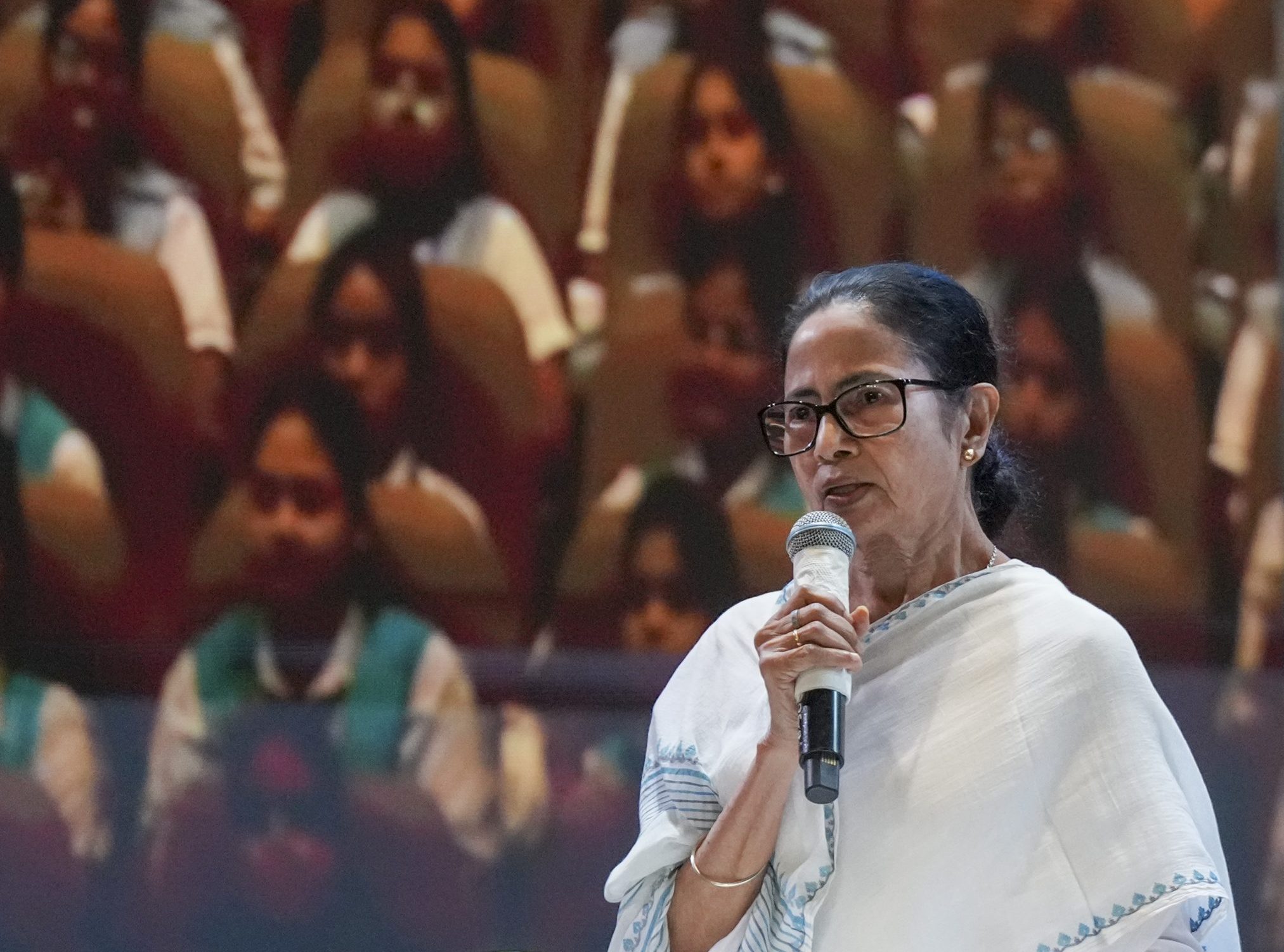 Stones thrown at Mamata Banerjee’s vehicle in North 24 Parganas