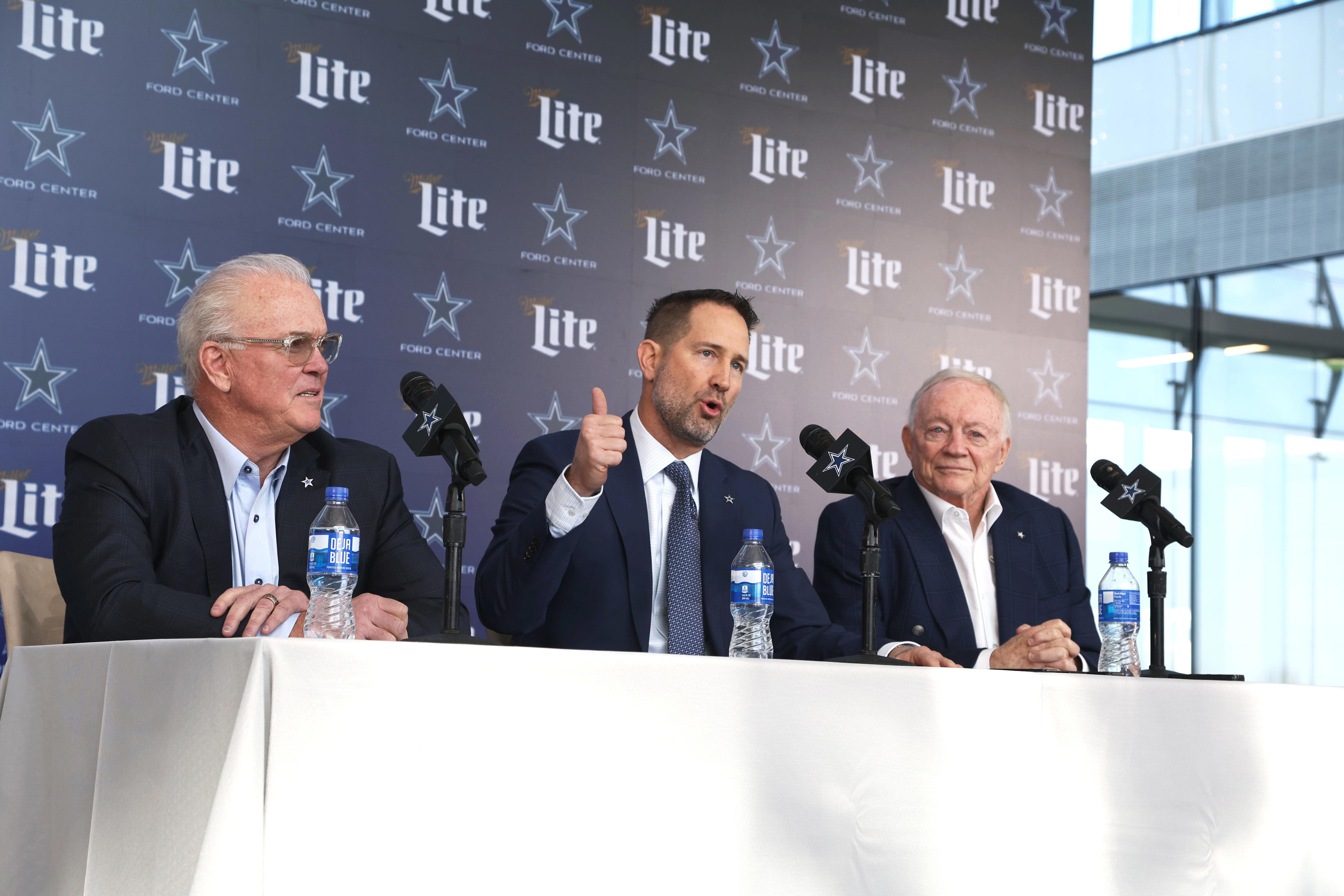 Cowboys offer few draft hints in press conference marked by surprise ...