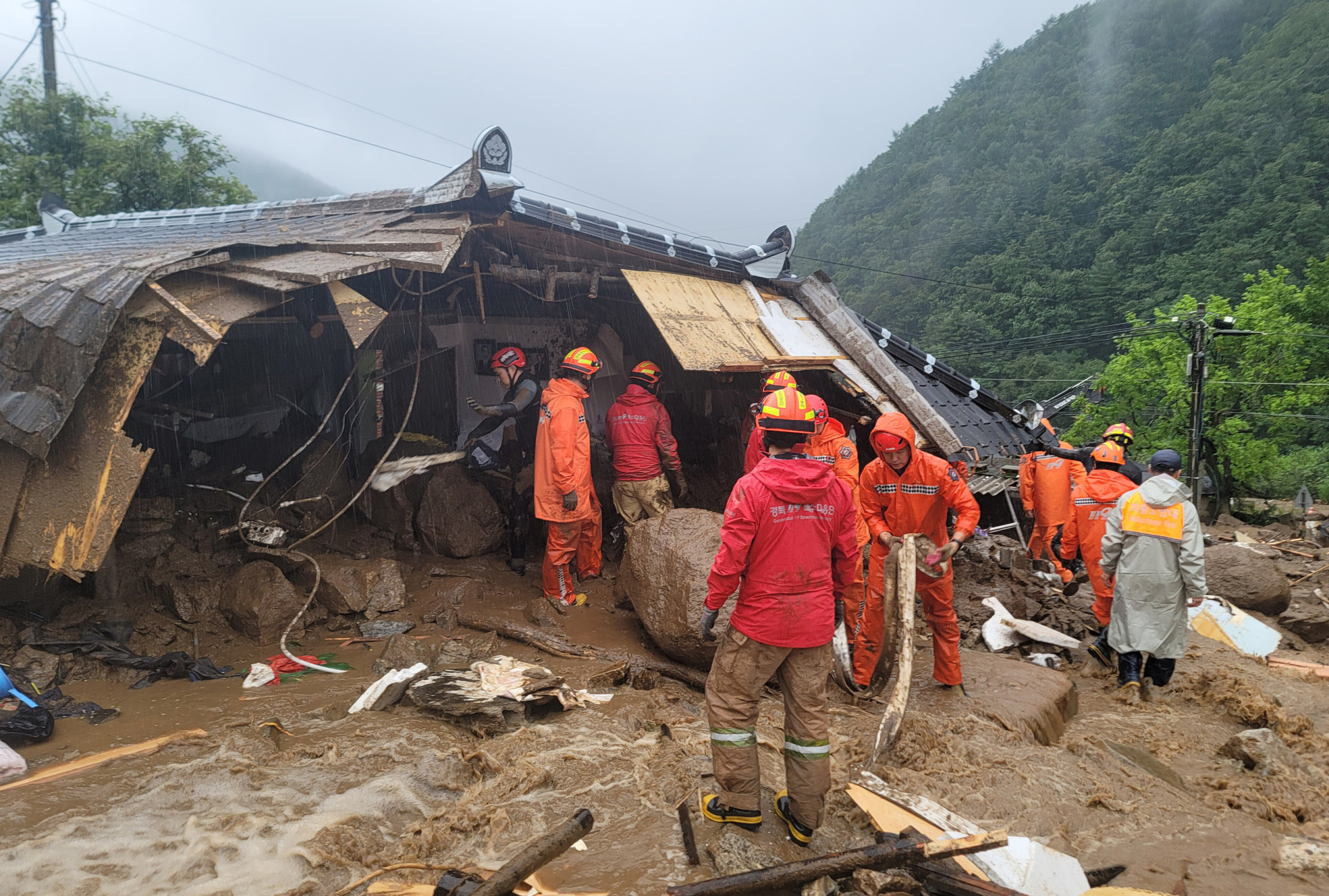 In case of emergency: lessons from disaster survivors