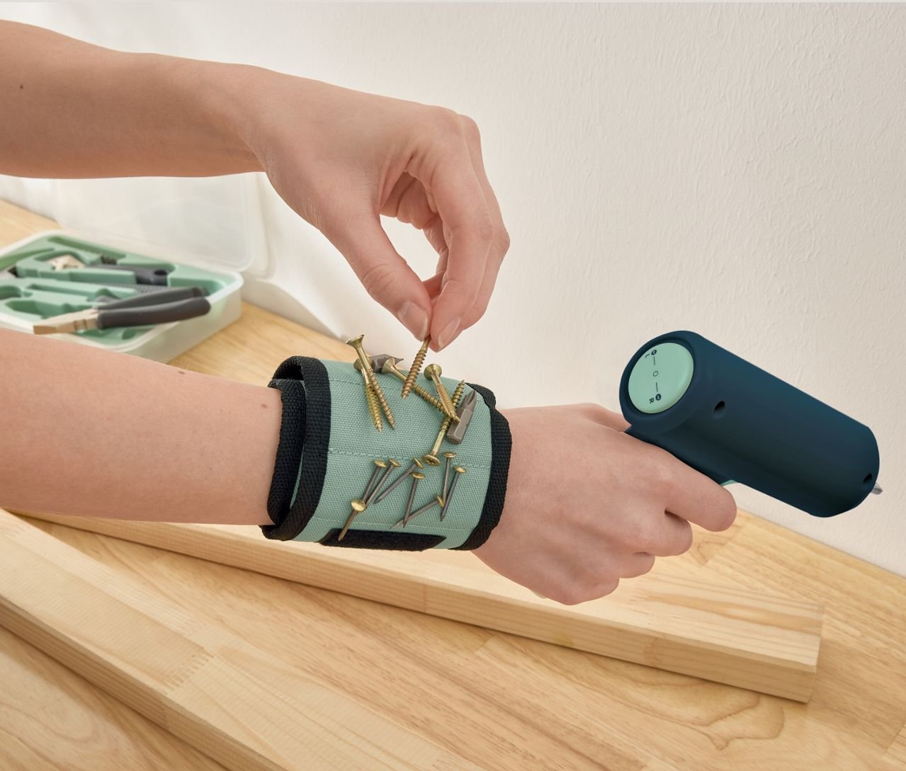 Für 7,99 Euro bekommt ihr bei Tchibo ein perfektes Männergeschenk