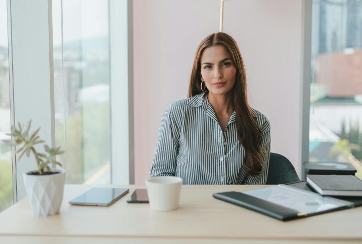 20 Silent Confidence Markers Most People Never Notice