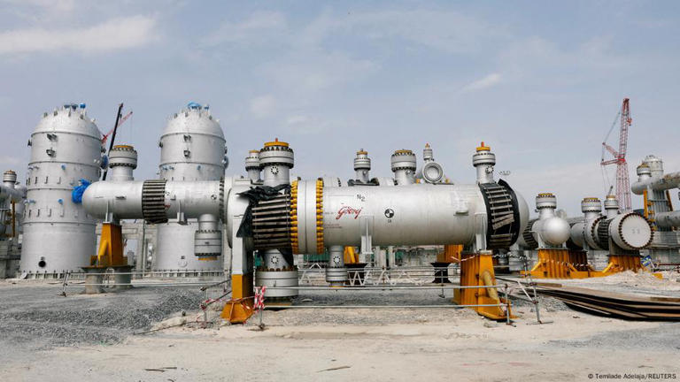 Несмотря на то, что Нигерия является одним из крупнейших экспортеров нефти в Африке, она теряет миллиарды долларов из-за вывода прибыли из нефтяного сектора