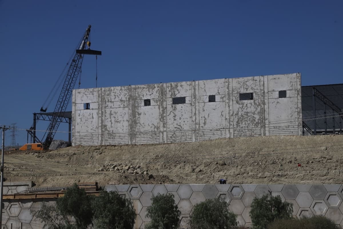 Cierran en BC 300 empresas del sector de construcción