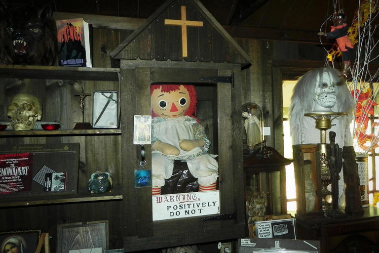 dan-rivera-paranormal-investigator-who-died-on-tour-with-annabelle