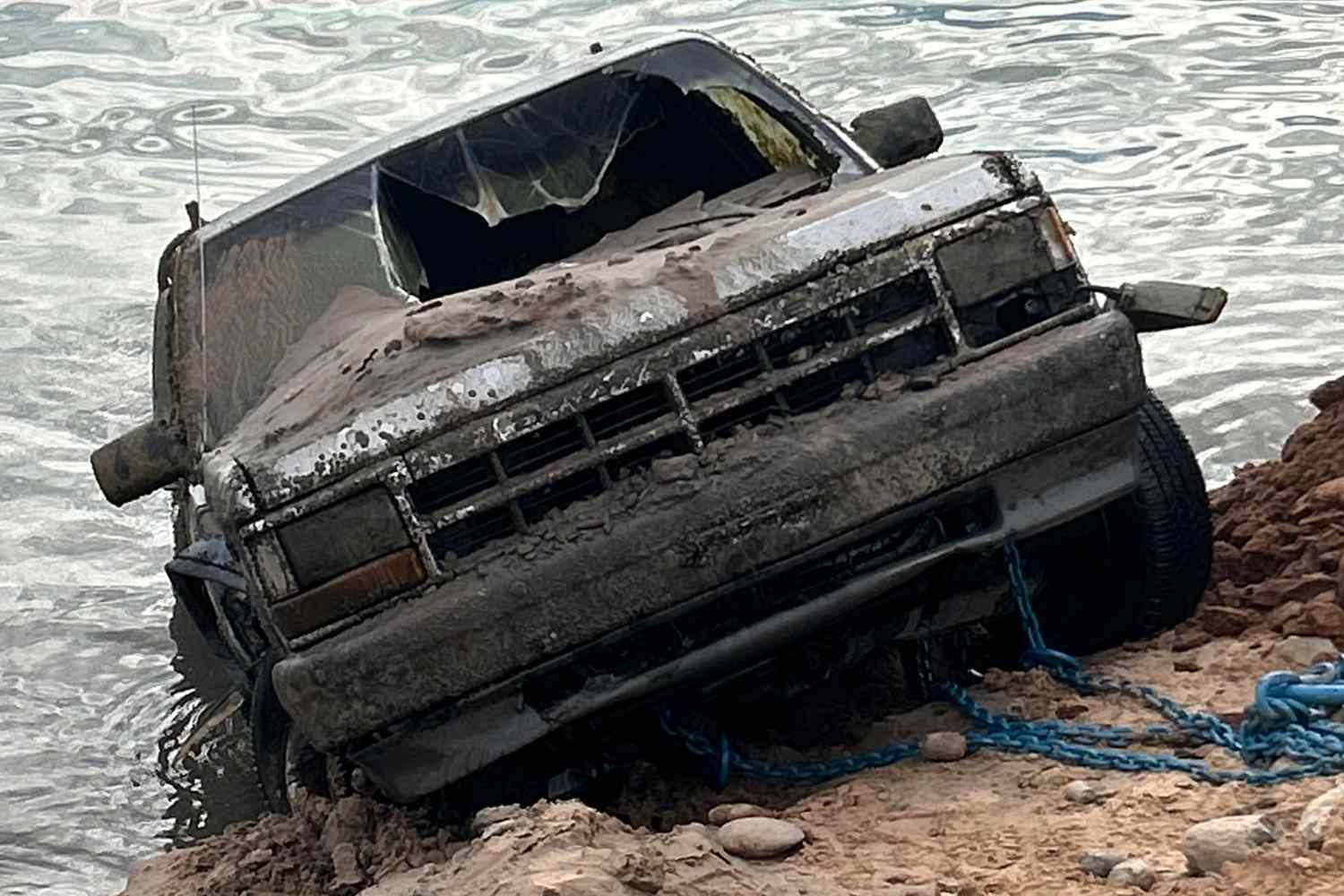 Man Disappeared Nearly 2 Years Ago. His Truck Was Just Found in the(00)