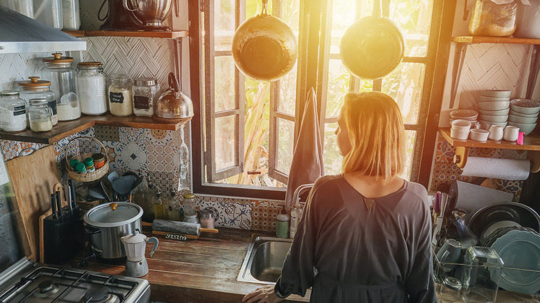 5 Things In Your Kitchen Contributing To The Clutter