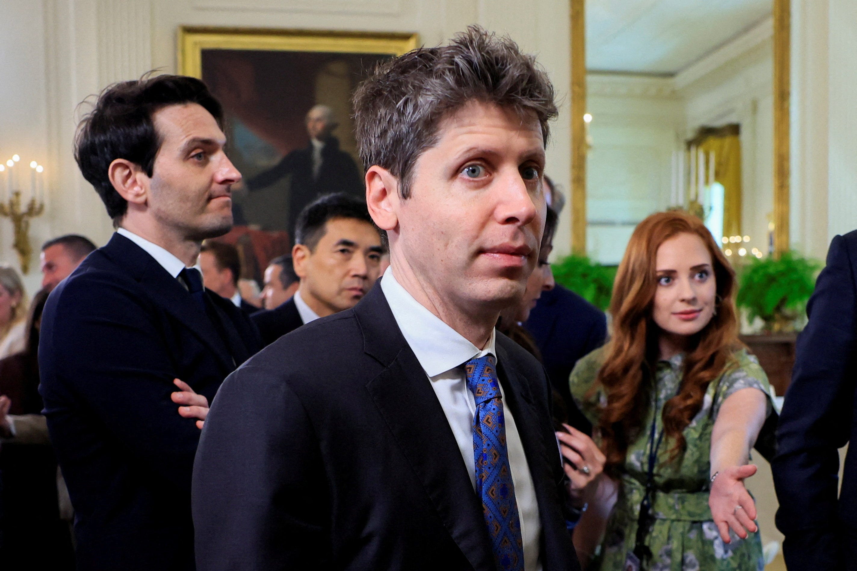 Sam Altman, Tim Cook, and other tech leaders lauded Trump at a White ...