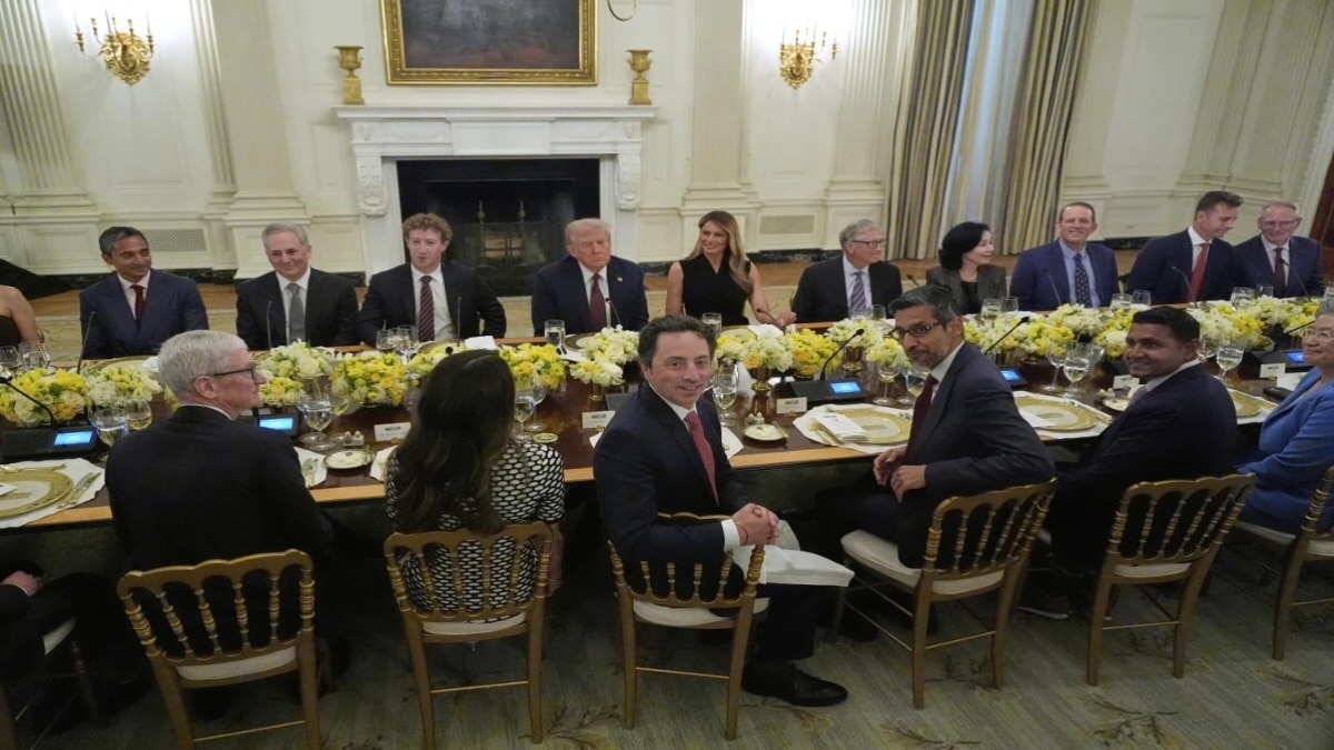 Trump Hosts StarStudded Tech CEO Dinner At White House, Elon Musk Not(01)
