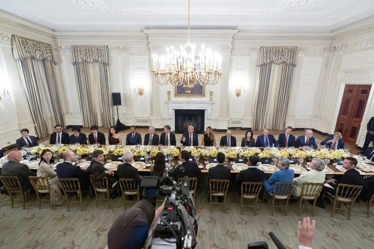 Donald Trump durante o jantar na Sala de Jantar do Estado da Casa Branca, 4 de setembro de 2025. Alex Brandon/Copyright 2025 The AP. All rights reserved