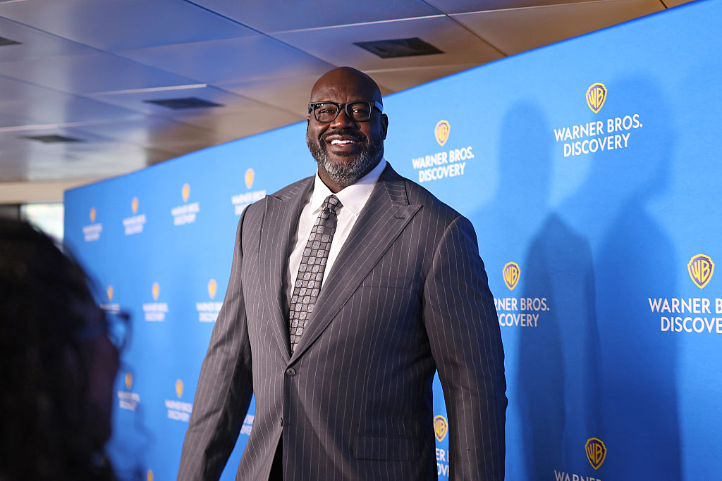 Shaquille O'Neal Receives Praise After Gifting Struggling Young(02)